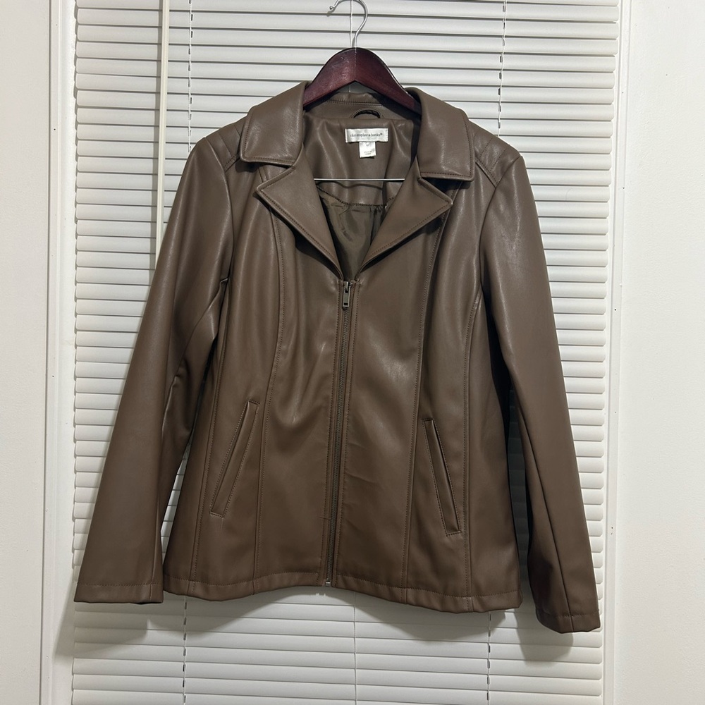 Christopher & Banks Jackets Women,s brow faux leather M Zip